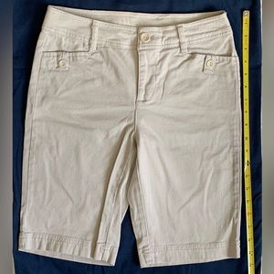 St. John’s Bay - Bermuda Shorts (size 4)